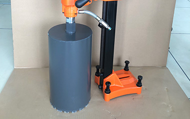 磁力鉆磁性減弱或者無磁性是由什么原因造成的？